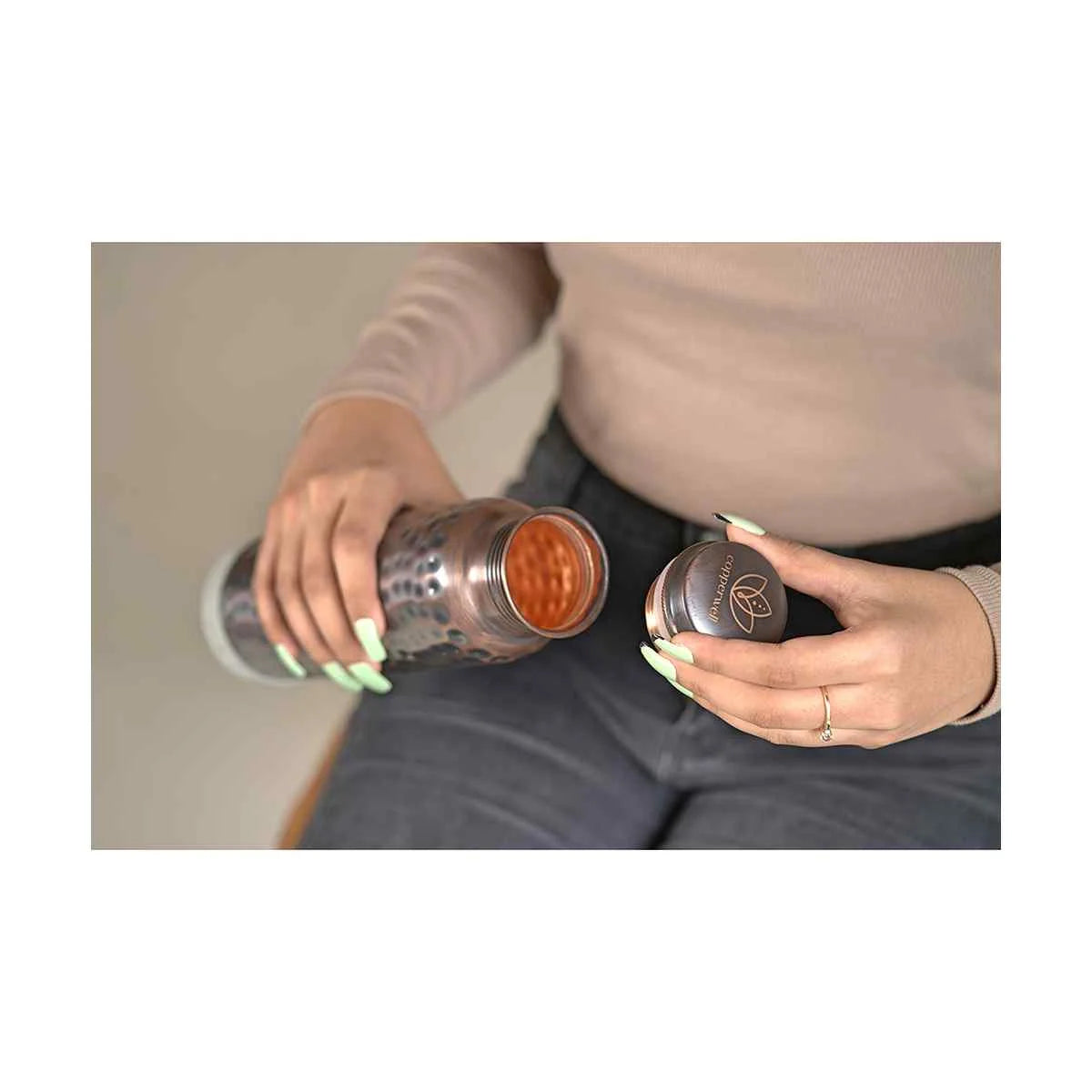 Hammered Copper Water Bottle (34oz) M9344