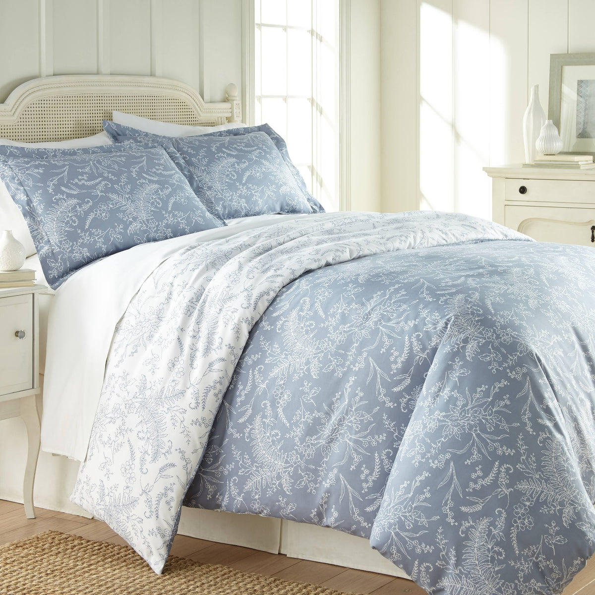 King / California King Black Reversible Floral Duvet and Sham Set D968