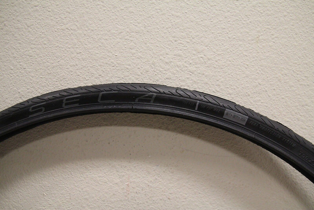 Black 700x25 Road Tire I9570