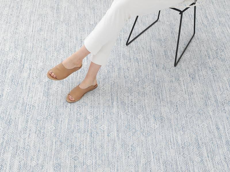 White/Black Large Woven Floor Mat C254423