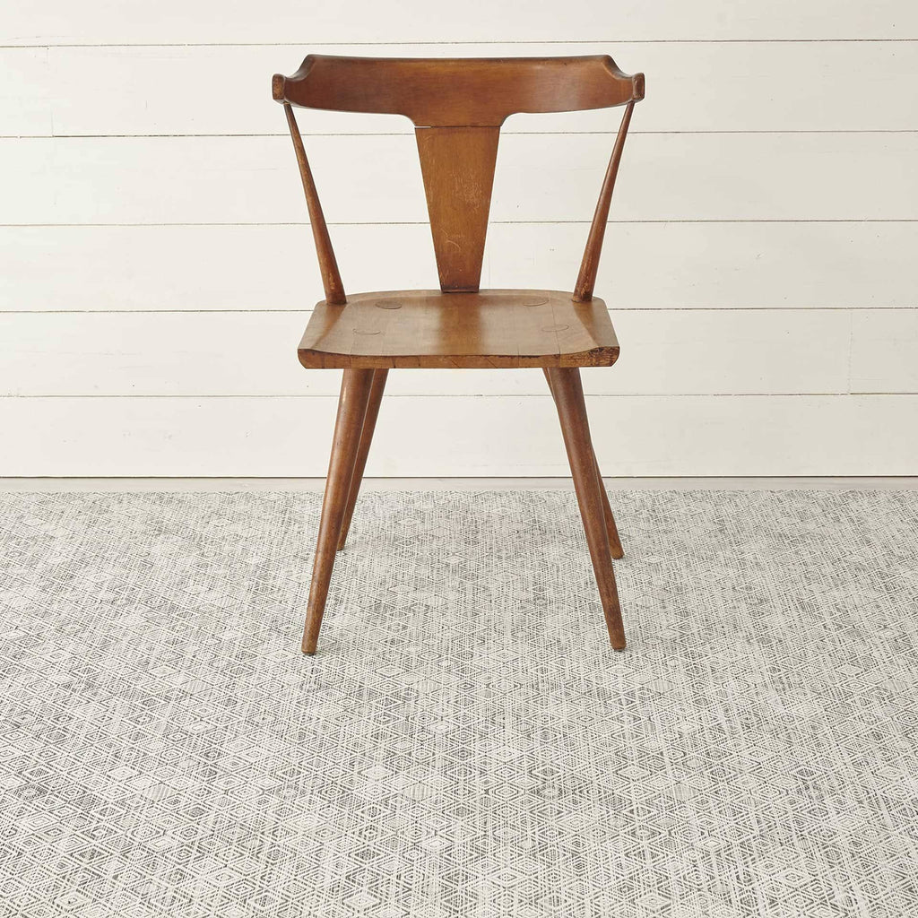 White/Black Large Woven Floor Mat C254423