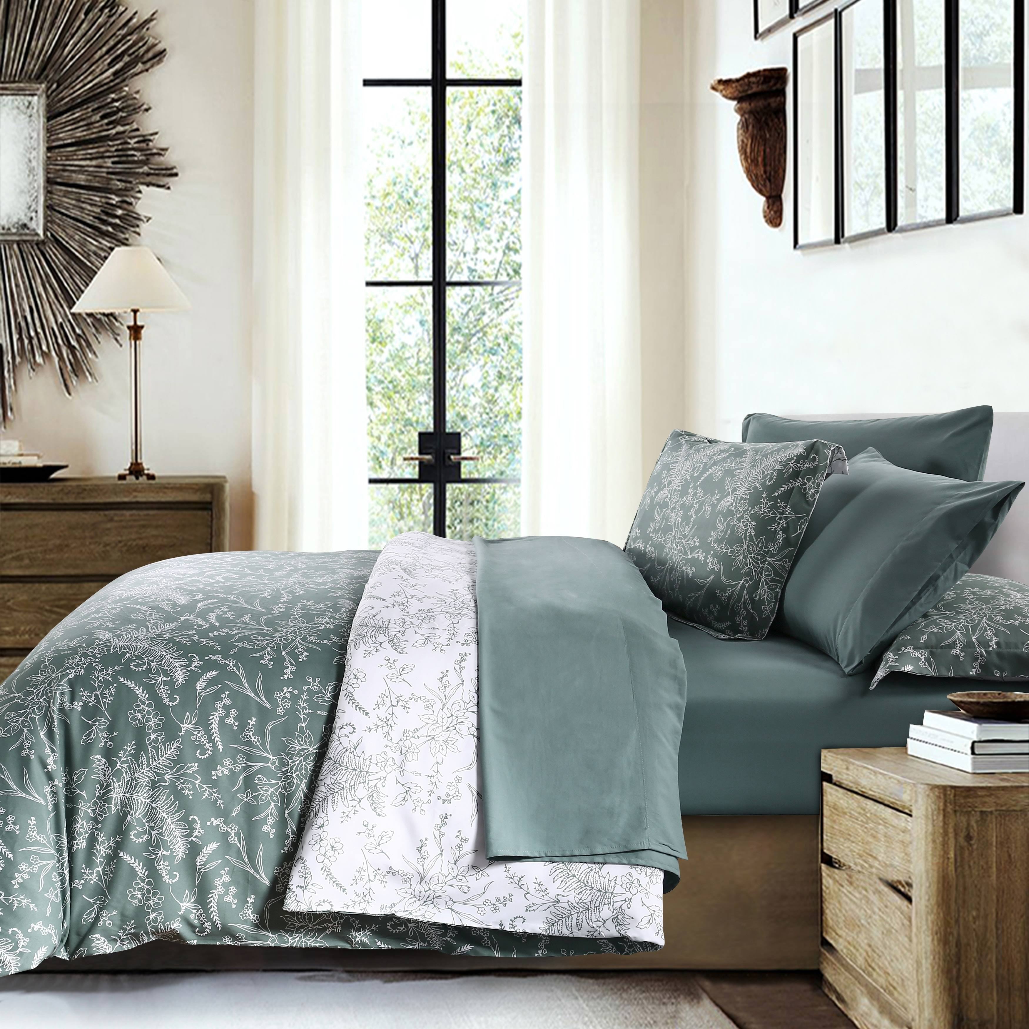 King / California King Black Reversible Floral Duvet and Sham Set D968