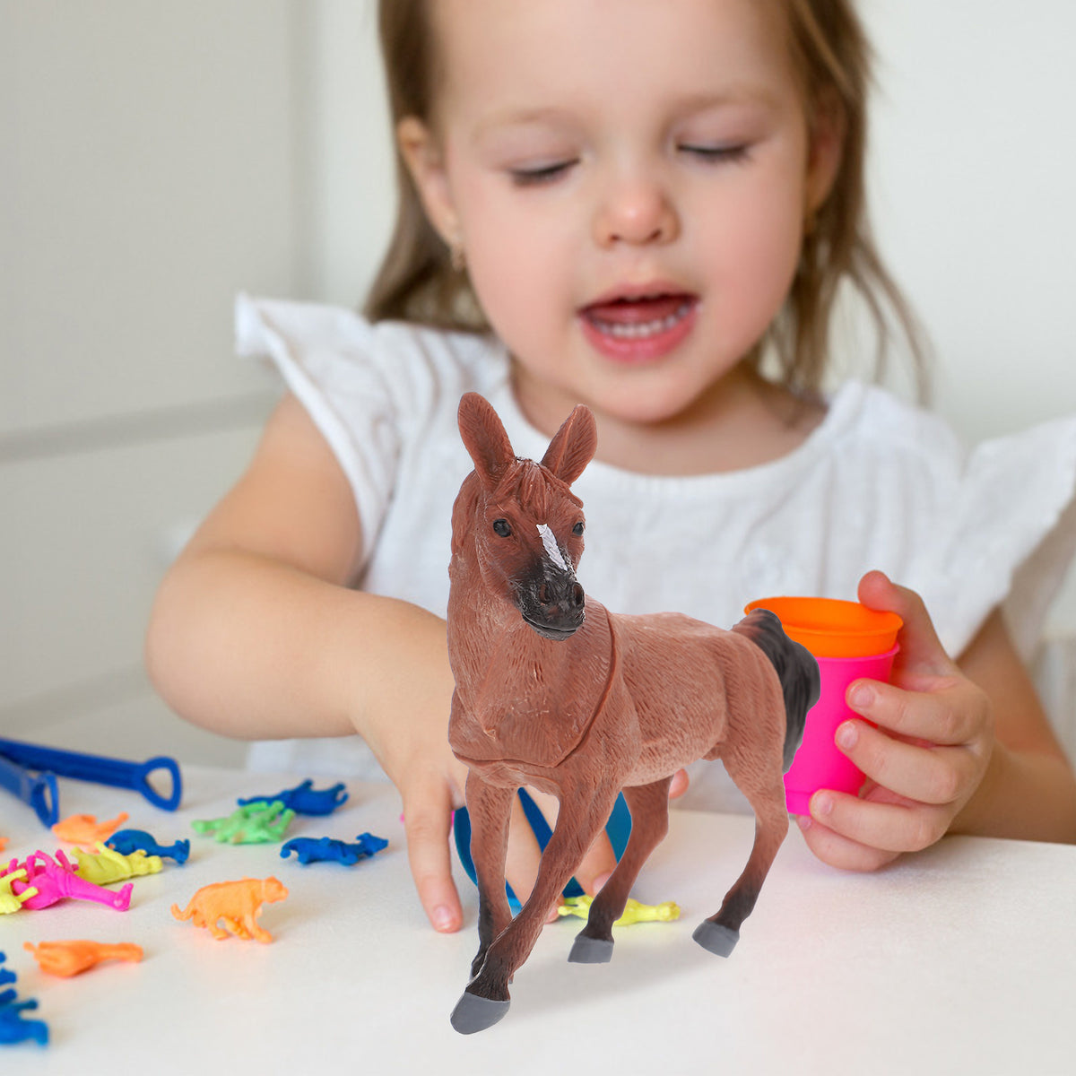 Set of 2 Plastic Animal Figurines Z121