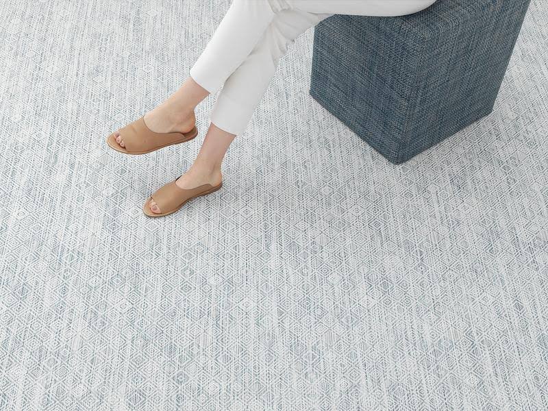 White/Black Large Woven Floor Mat C254423